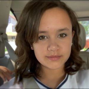 Meet your Posher, Chloe